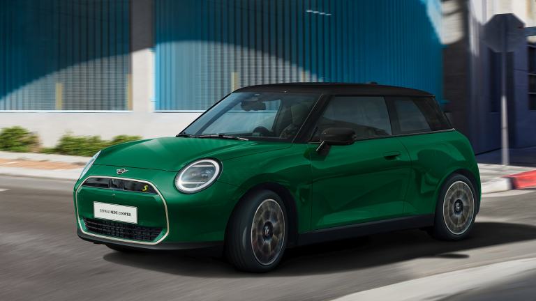 MINI all-electric - digital experience - connected upgrades