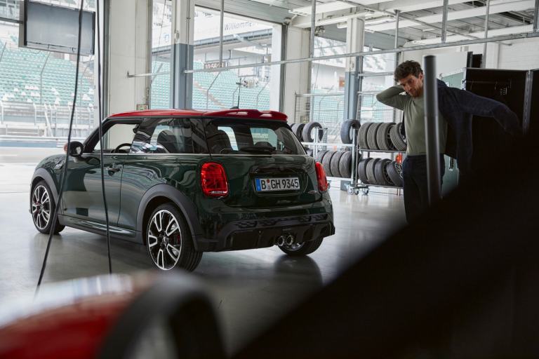 MINI all-electric - exterior - headlights